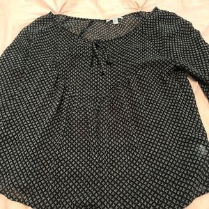 American eagle black flowy top